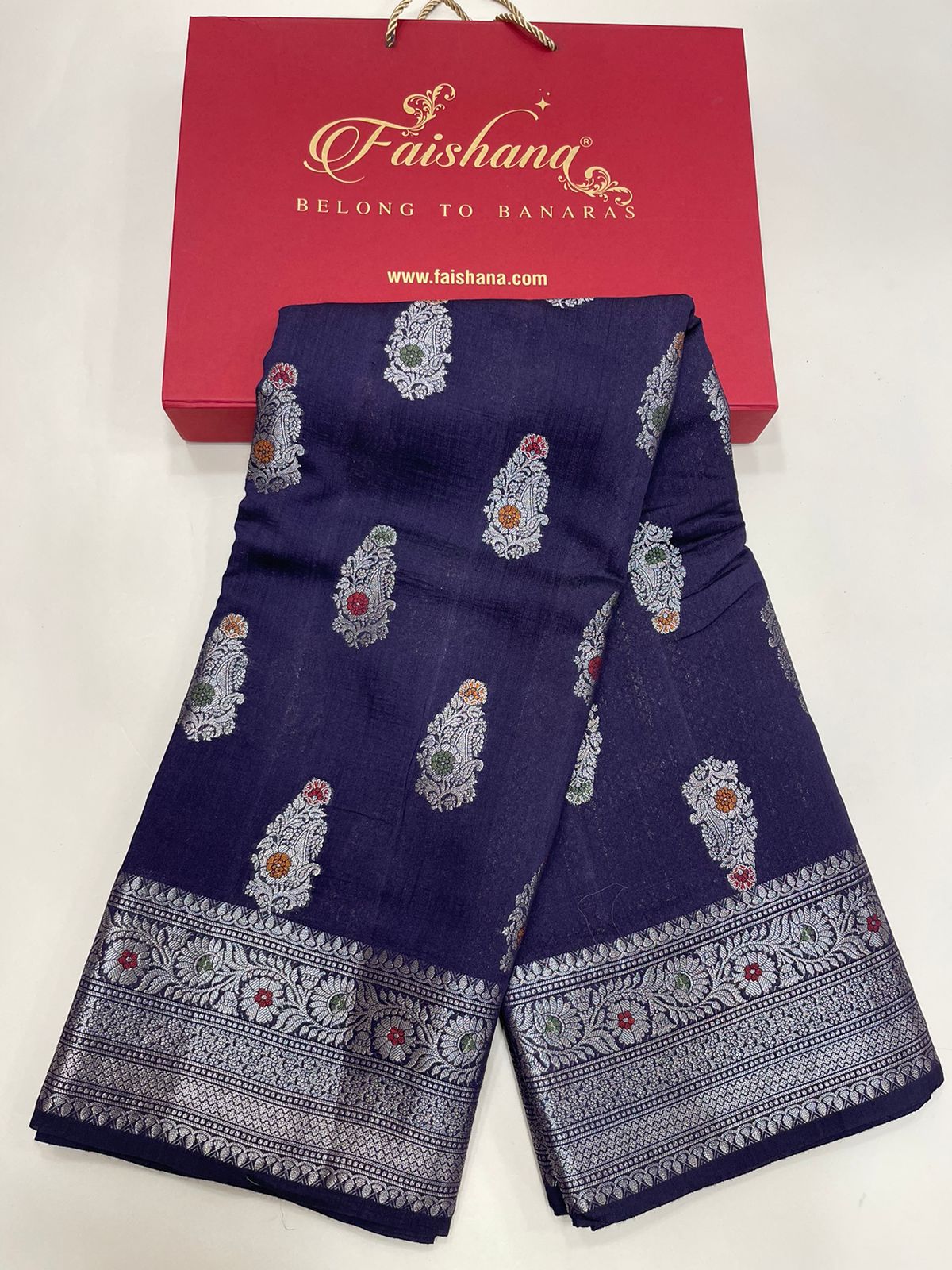 Royal Elegance: Faishana Pure Silk Handlom Navy Blue Munga Silk Zari Mina Booti Saree with Minakari Jaal Anchal Zari Border Paired with a Matching Blouse Piece