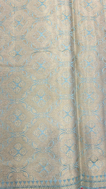 Seamless Elegance: Faishana's Exquisite Seagreen Chiniya Silk Gold Floral Zari Booti and Minakari Zari Border Saree
