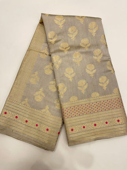Exquisite Elegance: Faishana Pure Silk Handloom Grey Chiniya Silk Gold Floral Zari Booti with Minakari Border & Grey Blouse