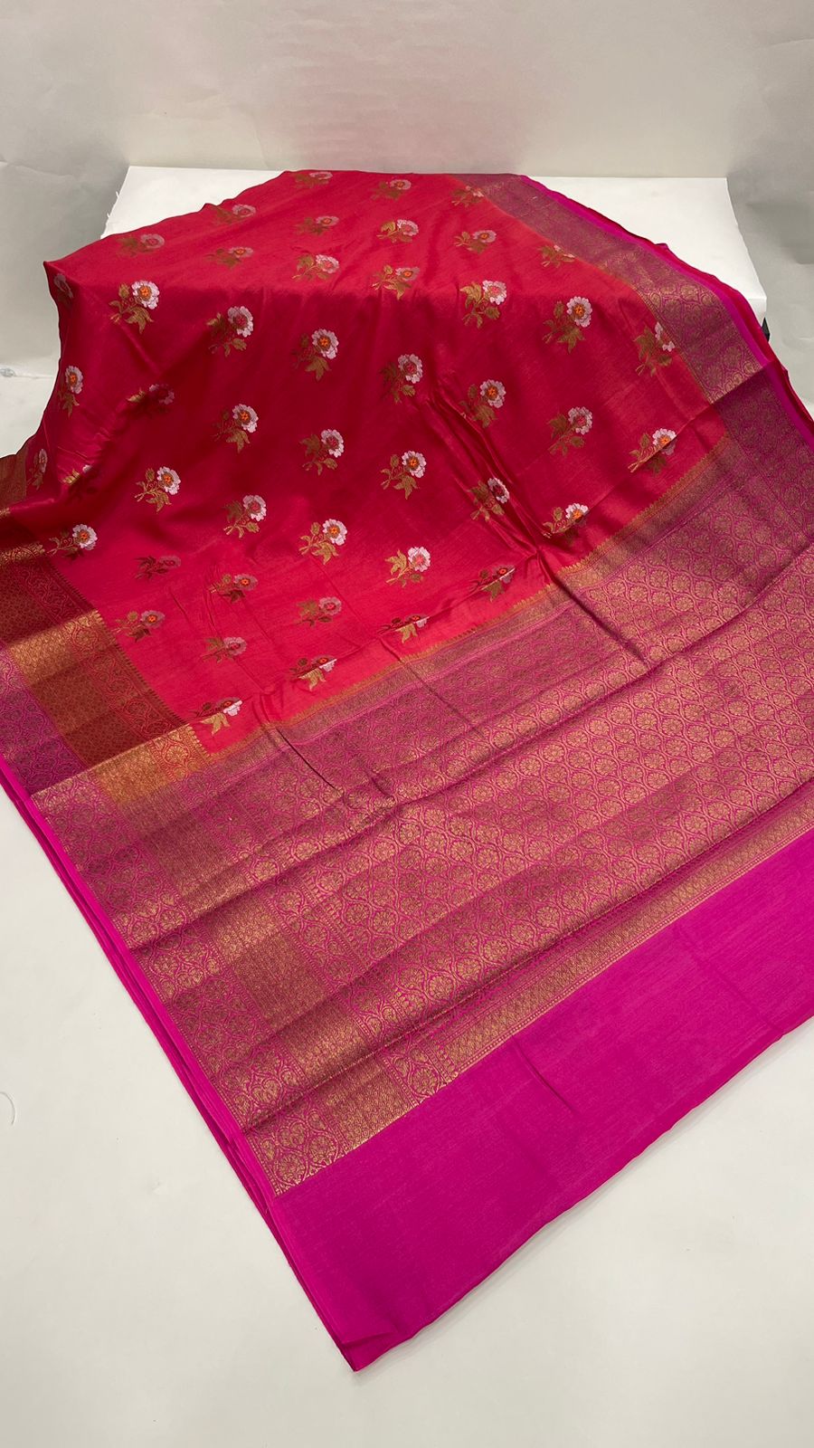 Faishana Pure Silk Handloom Red Muga Silk Zari Mina Floral Booti Contrast Magenta Anchal Copper Zari Border Banarasi Saree with Magenta Blouse