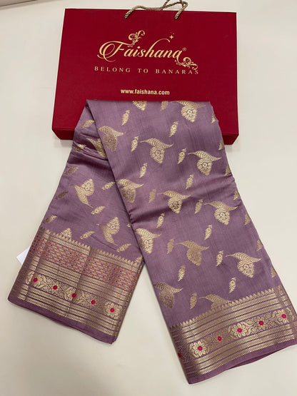 Regal Charm: Faishana's Exquisite Pure Silk Handloom Purple Chiniya Silk Gold Floral Zari Booti with Minakari Border & Purple Blouse