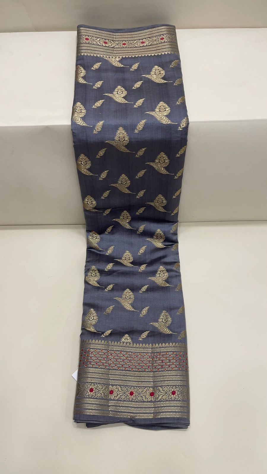 Exquisite Elegance: Faishana's Pure Silk Handloom Grey Chiniya Silk with Gold Zari Floral Booti & Grey Blouse