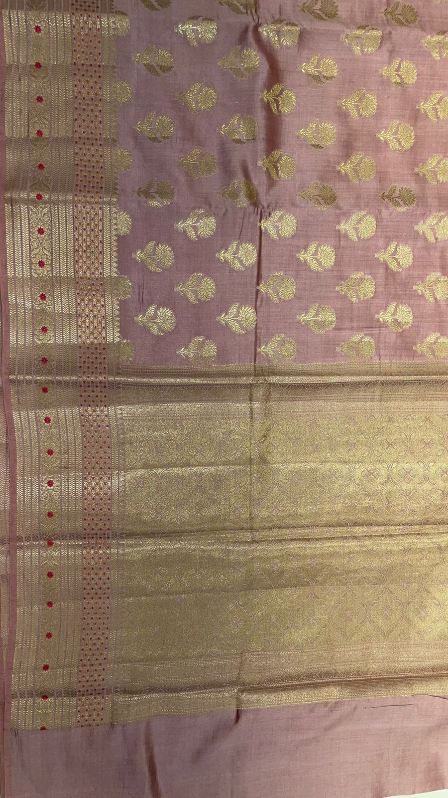 Regal Elegance: Faishana's Pure Silk Handloom Muave Chiniya Silk Gold Floral Zari Booti with Minakari Zari Border Saree and Mauve Blouse