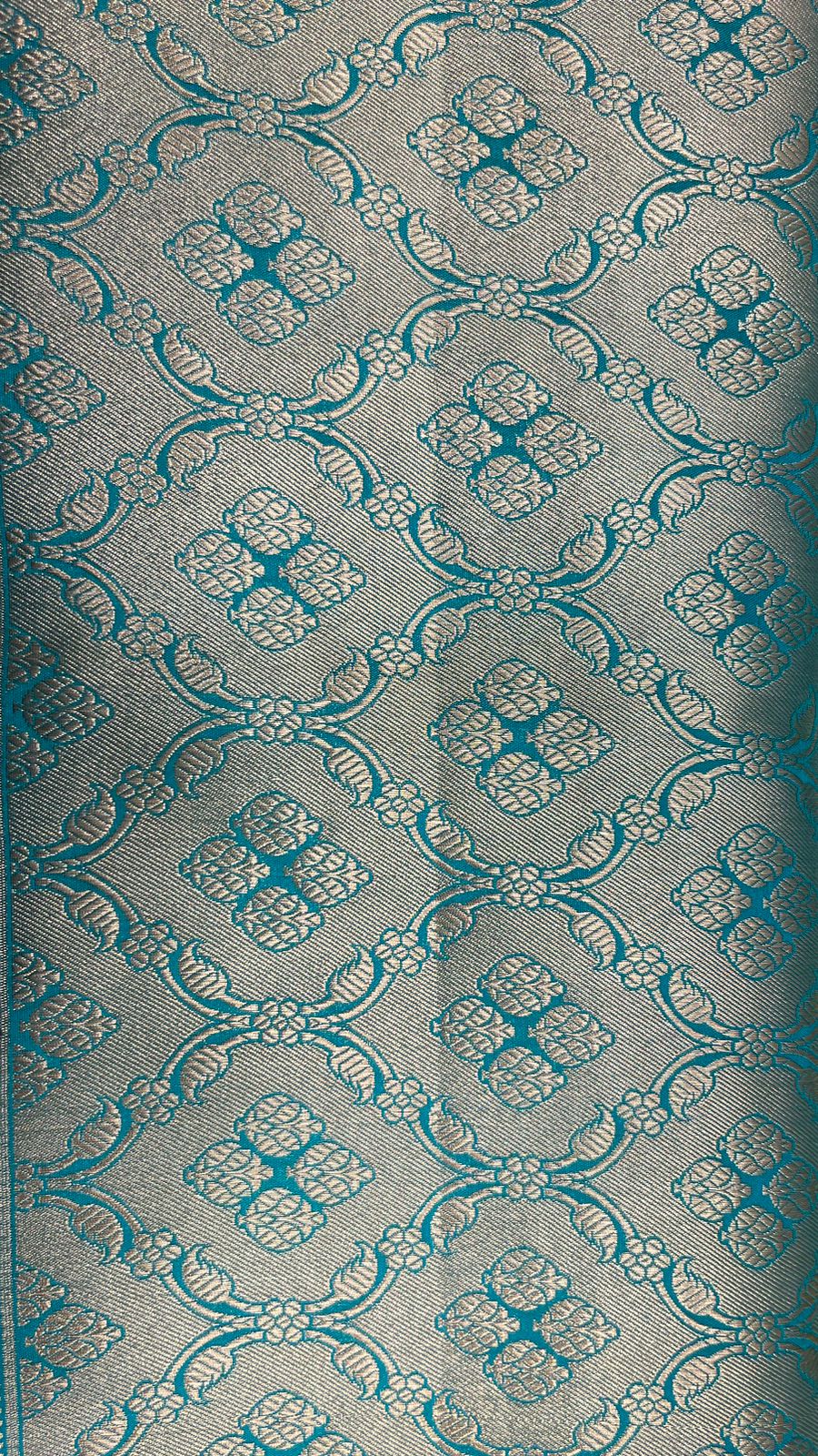 Oceanic Elegance: Faishana's Pure Silk Handloom Sea Green Pure Chiniya Silk Tilfi Zari Jaal Zig-Zag Saree with Minakari Zari Border with Sea Green Blouse Piece