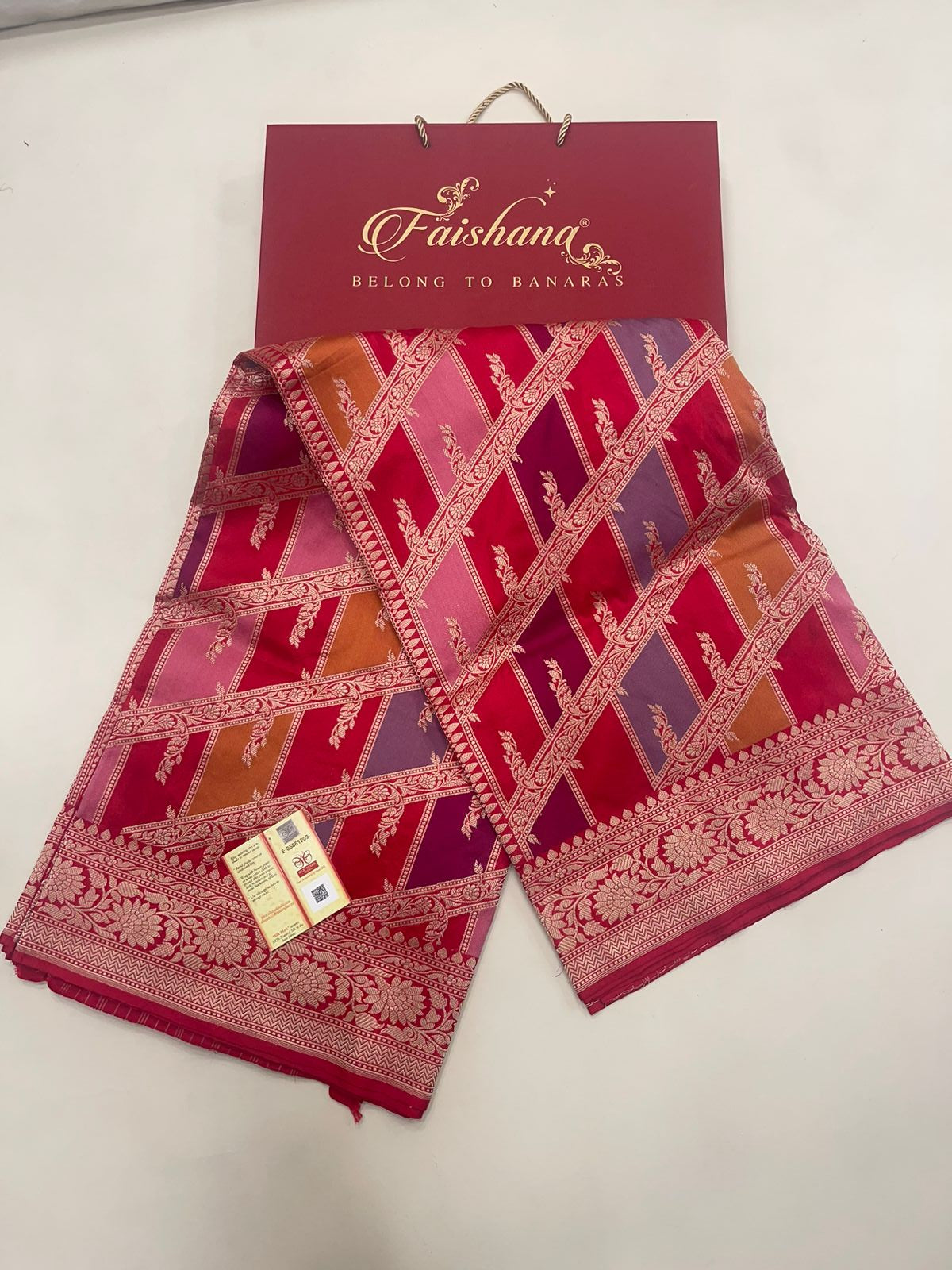 Faishana Pure Silk Handloom Red Rangkaat Diagonal Zari Color Block Kadhwa weaving Anchal Zari Border with Red Kadhwa Blouse Banarasi Saree