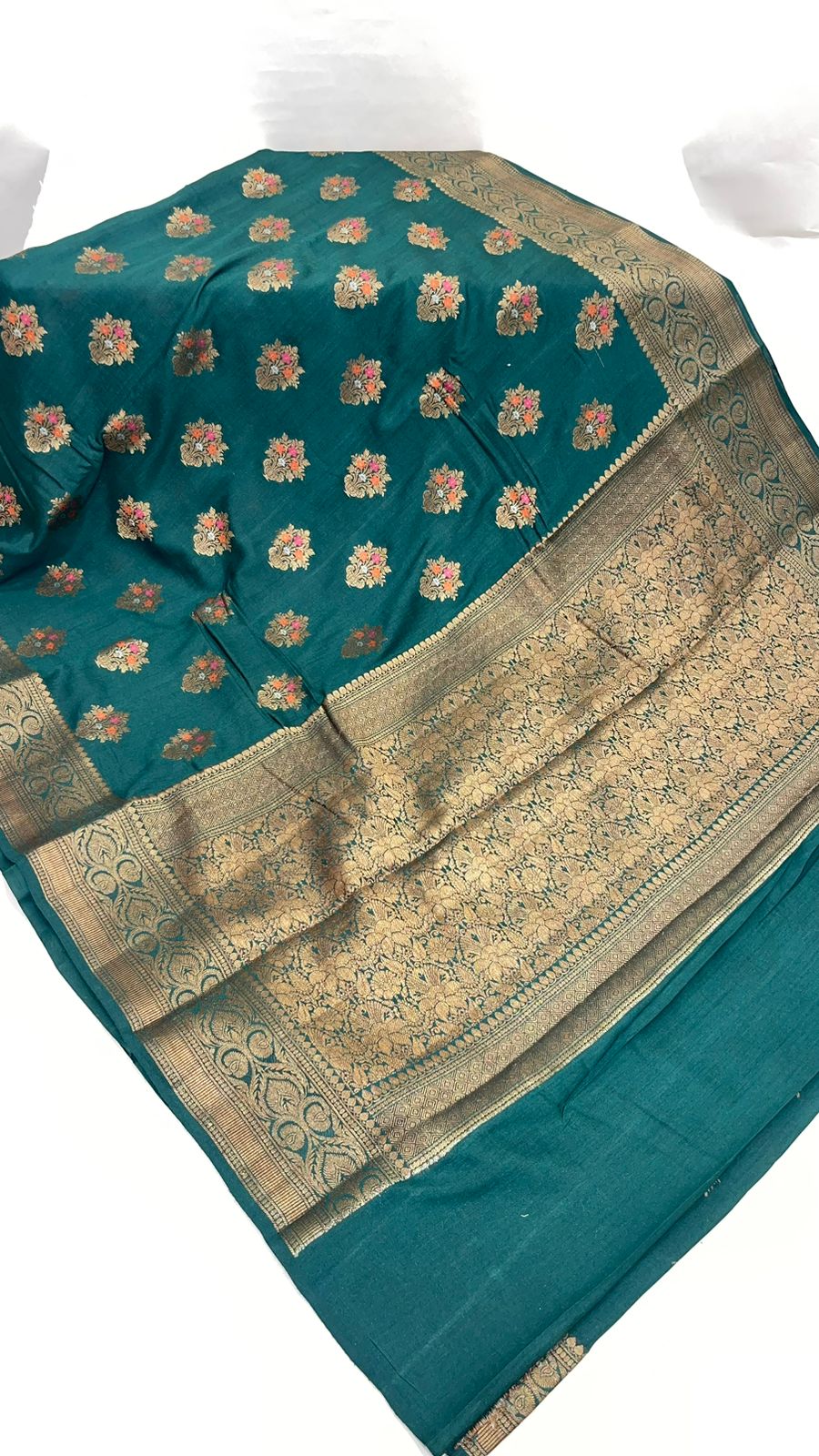 Emerald Elegance: Faishana Pure Silk Handloom Dark Green Munga Silk Minakari Zari Boota Banarasi Saree paired with Dark Green Blouse
