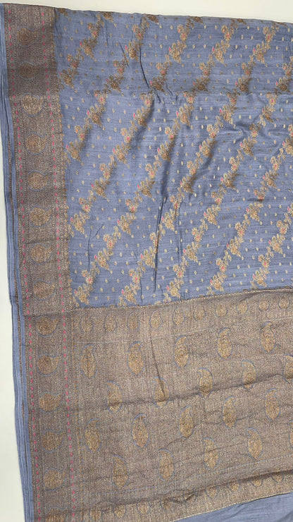 Exquisite Elegance: Faishana Pure Silk Handloom Grey Munga Silk Banarasi Saree with Aada Copper Zari Diagonal Mina Booti with Paisley Zari Border and Grey Blouse Piece