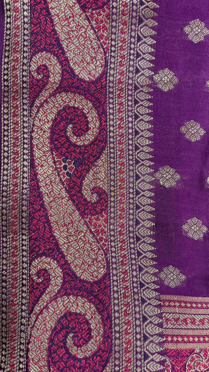Regal Elegance: Faishana's Pure Silk Handloom Purple Chiniya Silk with Gold Zari Booti Tilfi Anchal and Tilfi Zari Border Paired with Exquisite Purple Blouse Piece