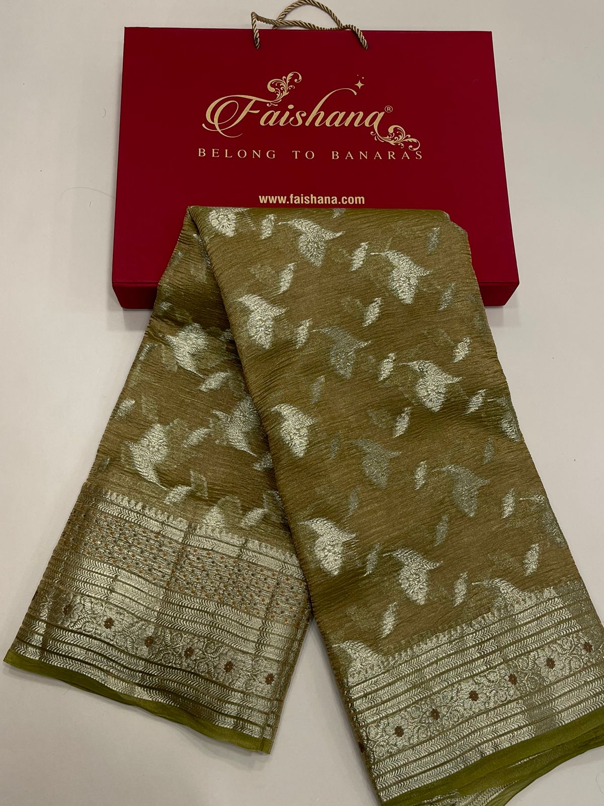 Unveils Elegance: Faishana Pure Silk Handloom Olive Green Crushed Tissue Zari Floral Booti Saree, Adorned with Banarasi Zari Border & Matching Blouse Piece