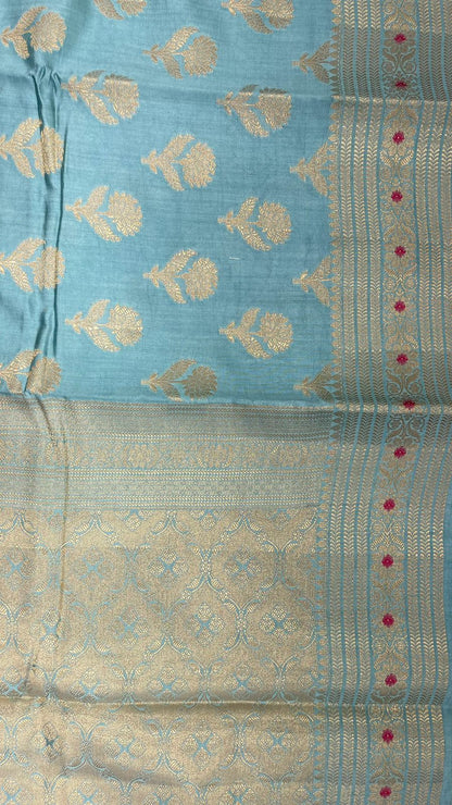 Seamless Elegance: Faishana's Exquisite Seagreen Chiniya Silk Gold Floral Zari Booti and Minakari Zari Border Saree